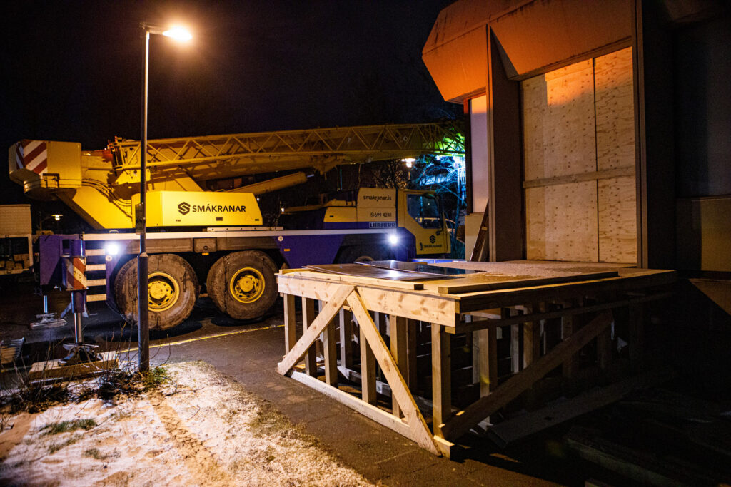 Liebherr LTM 1045-3.1 við hífingu